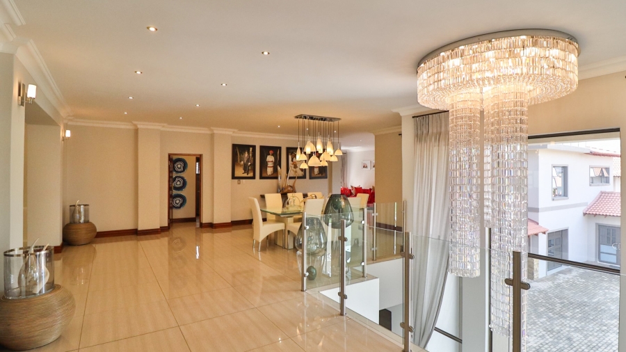 6 Bedroom Property for Sale in Birdwood Estate North West